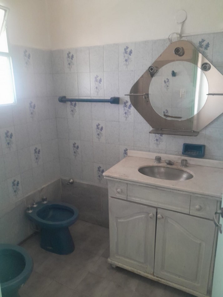 ALTA CORDOBA - Departamento Amplio Tres Dorm. con Patio y Galeria Sin Expensas