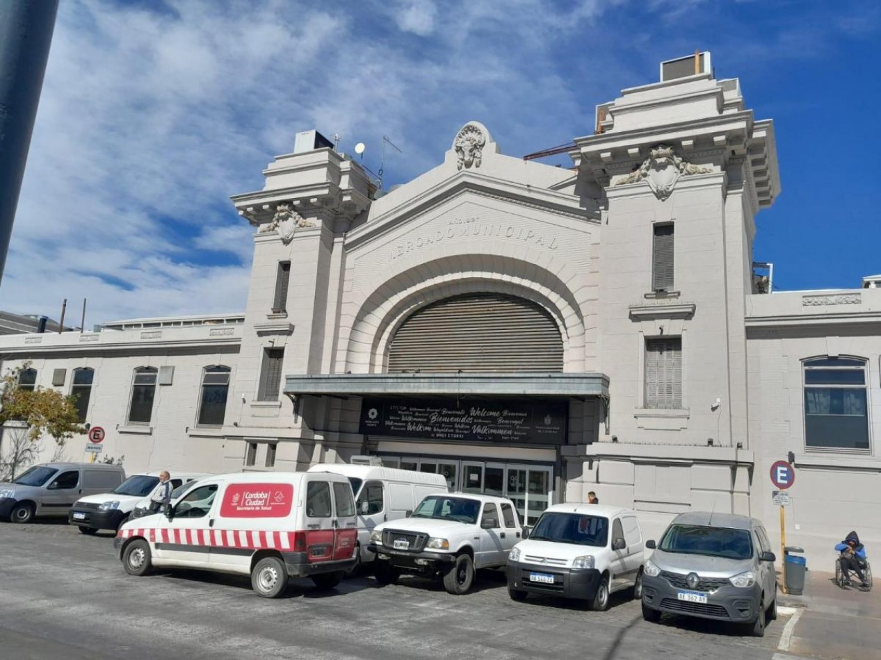 Mercado Norte -Galpon/ Playa de Estacionamiento Habilitada y Locales Comerciales T1000 m² C2000