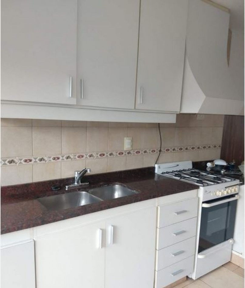 COLINA DE VELEZ SARFIELD 3 DORMITORIOS DOS BAÑOS PATIO Y QUINCHO