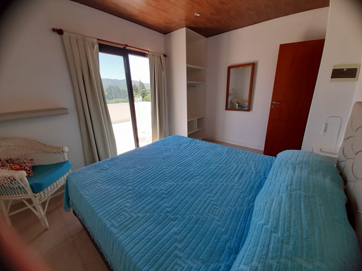 CARLOS PAZ - B° LA QUINTA - CASA 3 DORMITORIOS 2 BAÑOS COCHERA DOBLE PILETA MAS LOTE PARA OTRA CASA